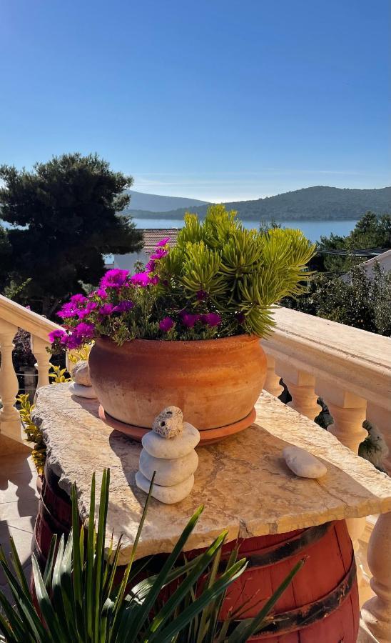 Apartments Villa Ra Zaboric Eksteriør bilde