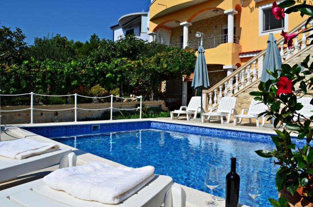 Apartments Villa Ra Zaboric Eksteriør bilde