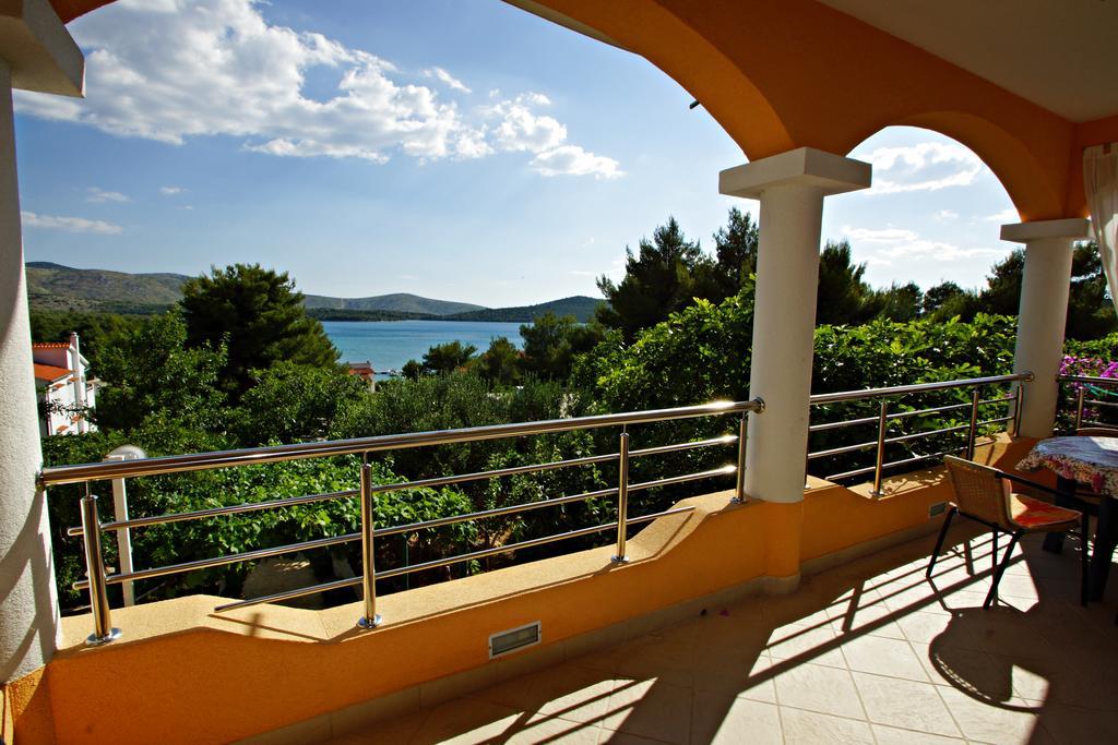 Apartments Villa Ra Zaboric Eksteriør bilde
