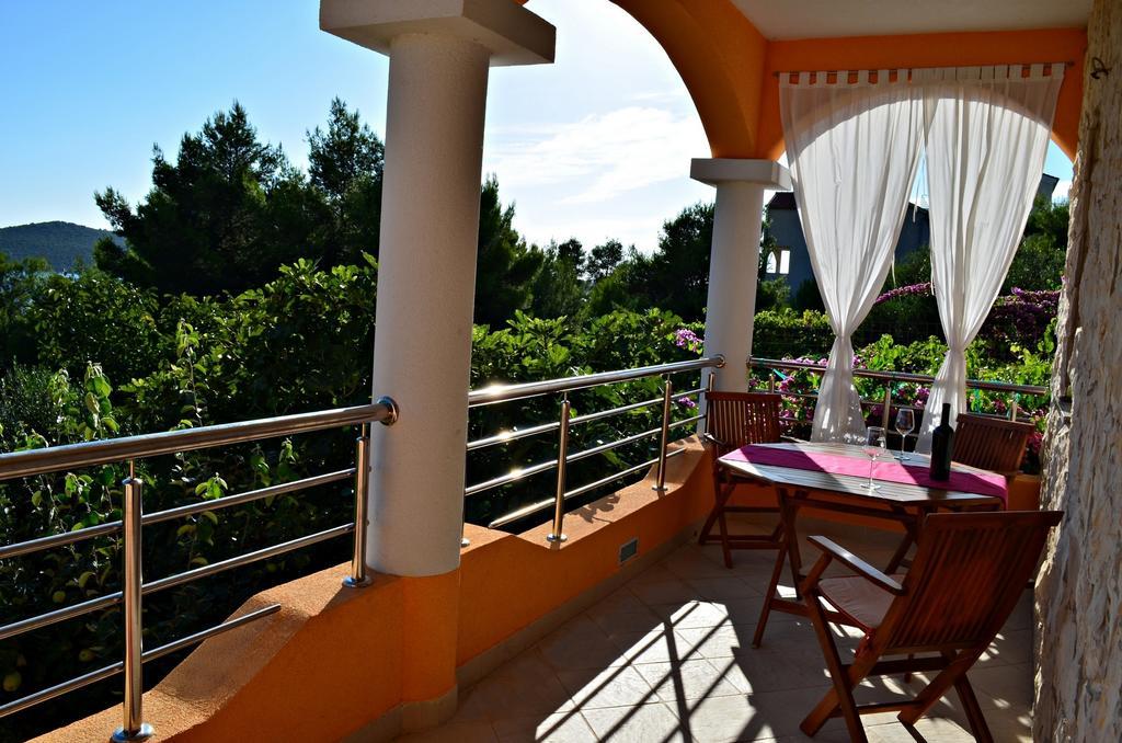 Apartments Villa Ra Zaboric Eksteriør bilde