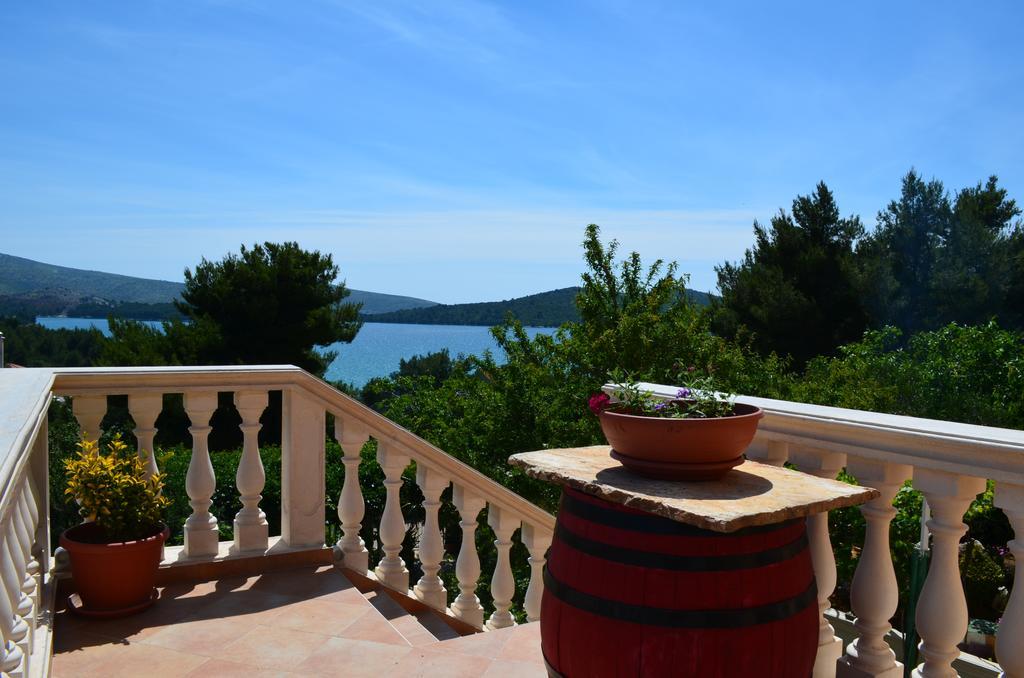 Apartments Villa Ra Zaboric Eksteriør bilde