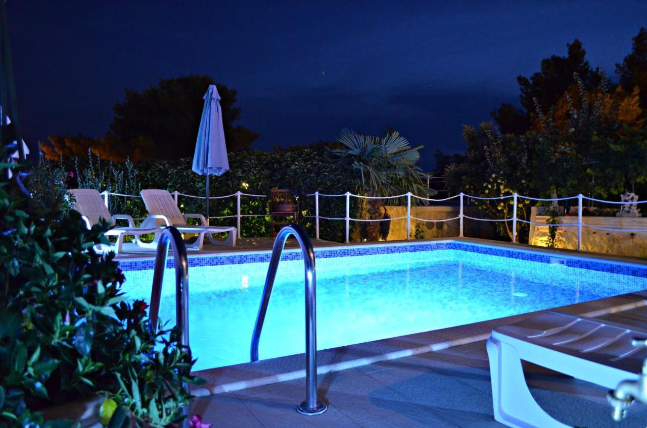 Apartments Villa Ra Zaboric Eksteriør bilde