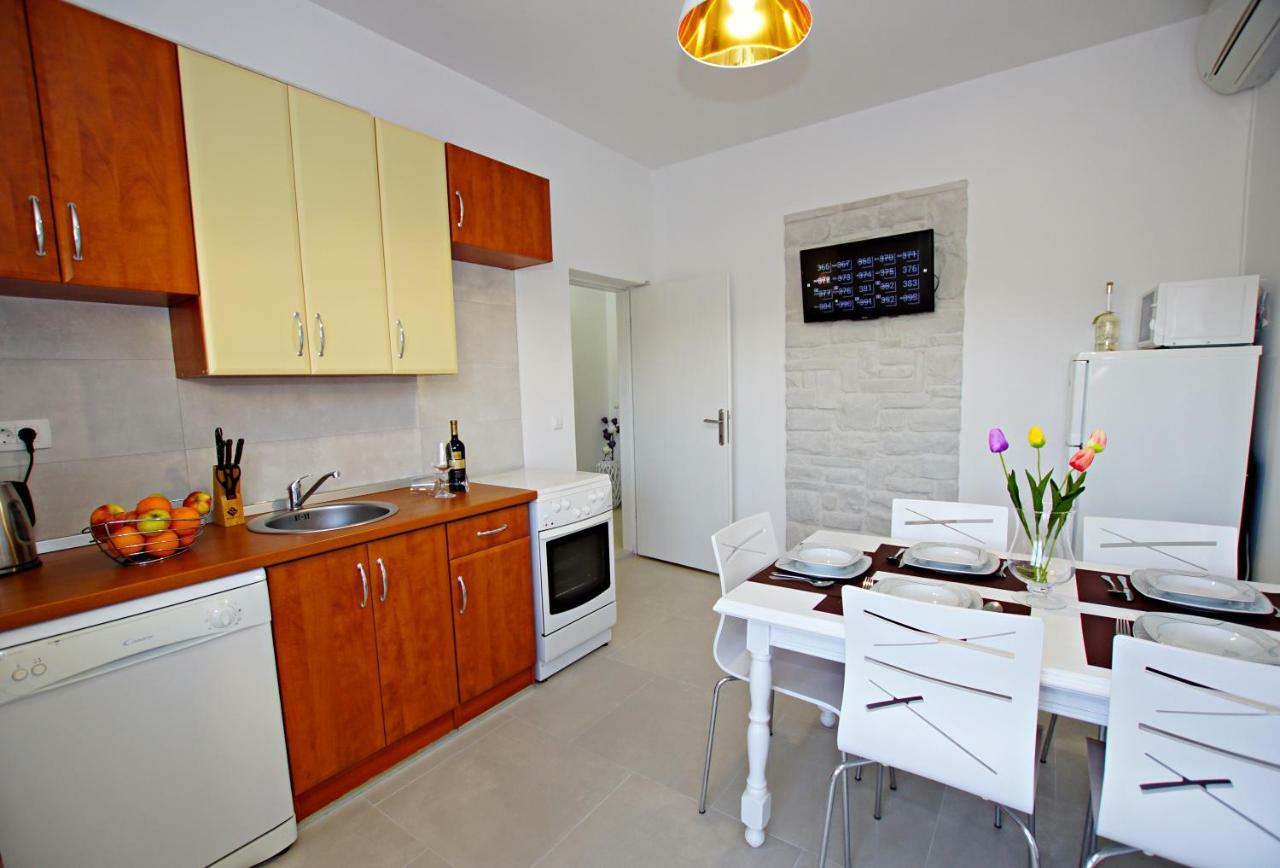 Apartments Villa Ra Zaboric Eksteriør bilde